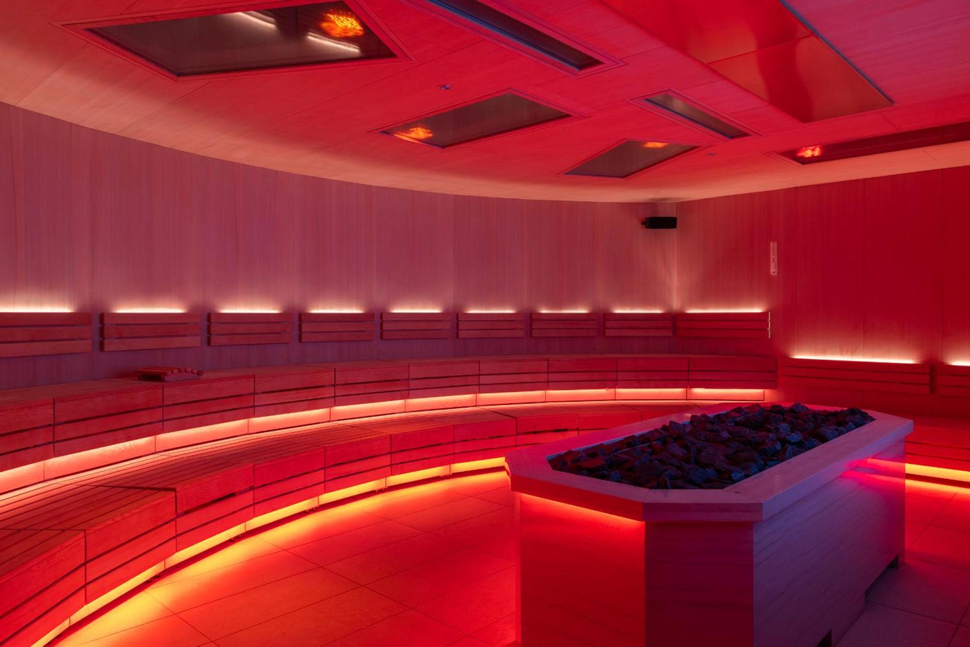 Fontainebleau ลาสเวกัส ภายนอก รูปภาพ A modern Finnish sauna